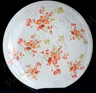 Plate with small flowers decoupage