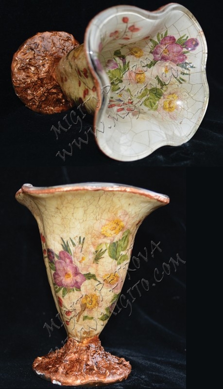 Ваза с пролетни цветя