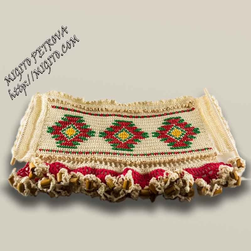 Ръчно изплетена гривна с българска шевица и къдрици с мъниста