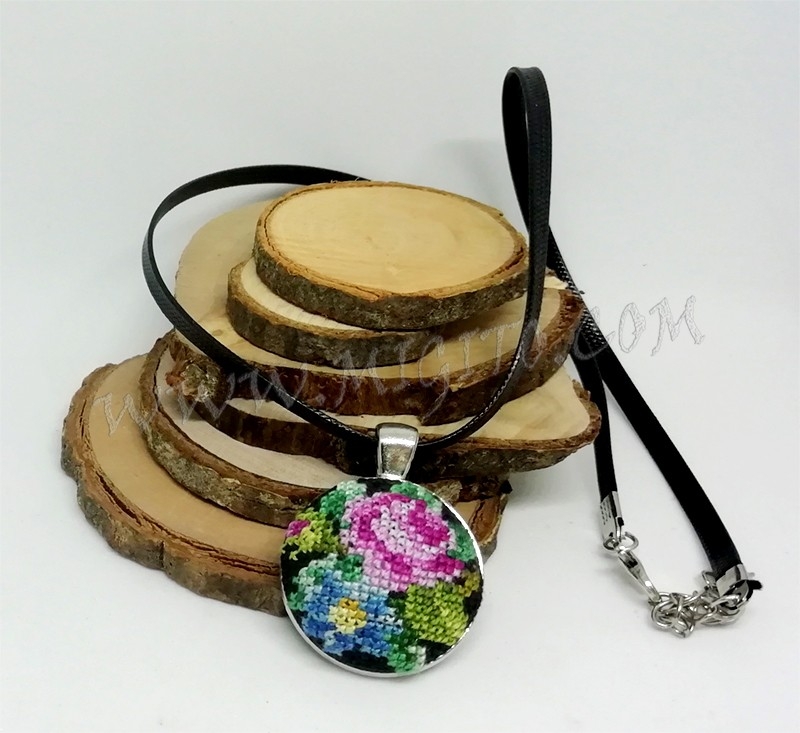 Handmade necklace with rose embroidery